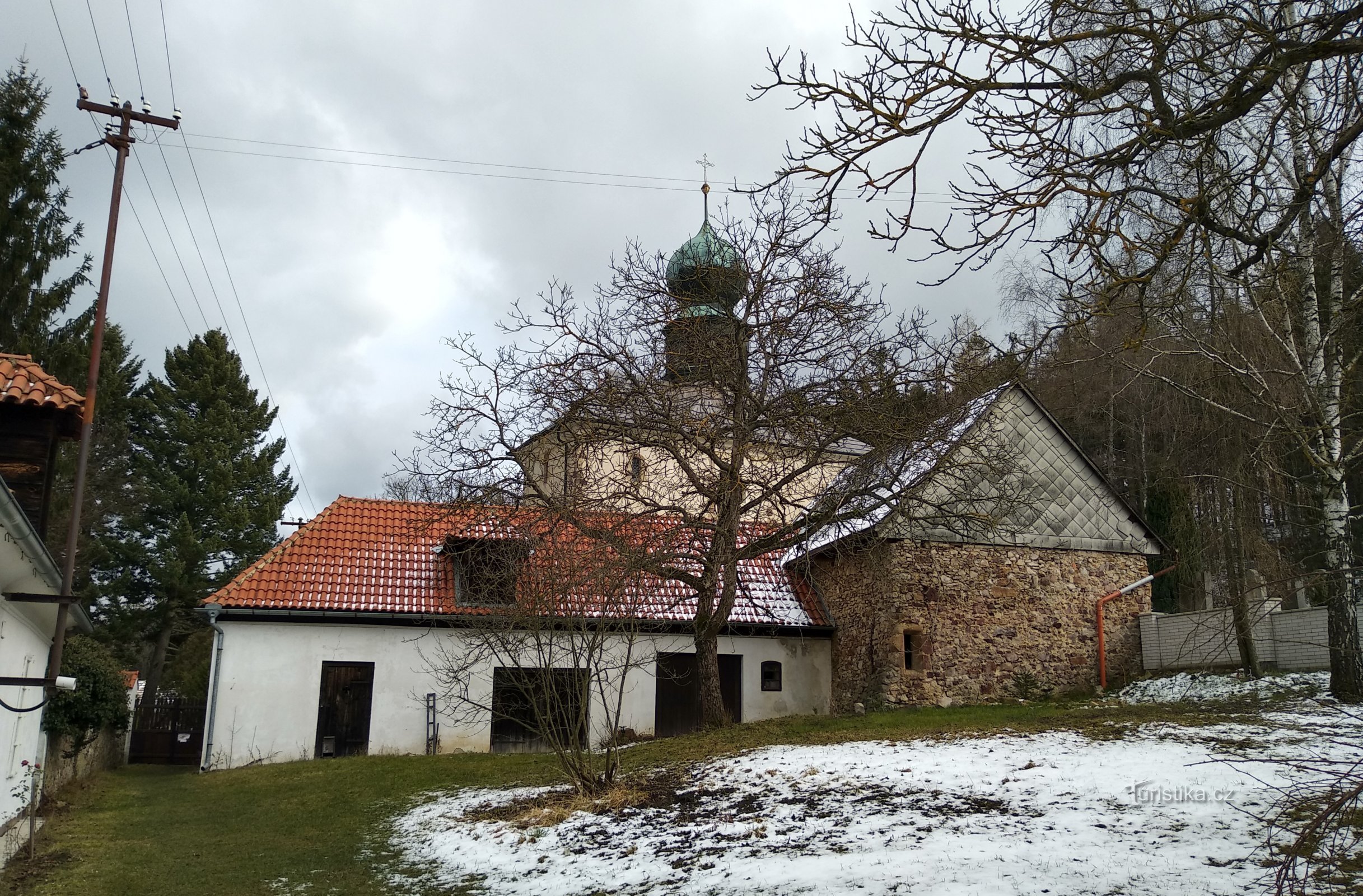 ehemalige Leichenhalle in der Nähe des Friedhofs