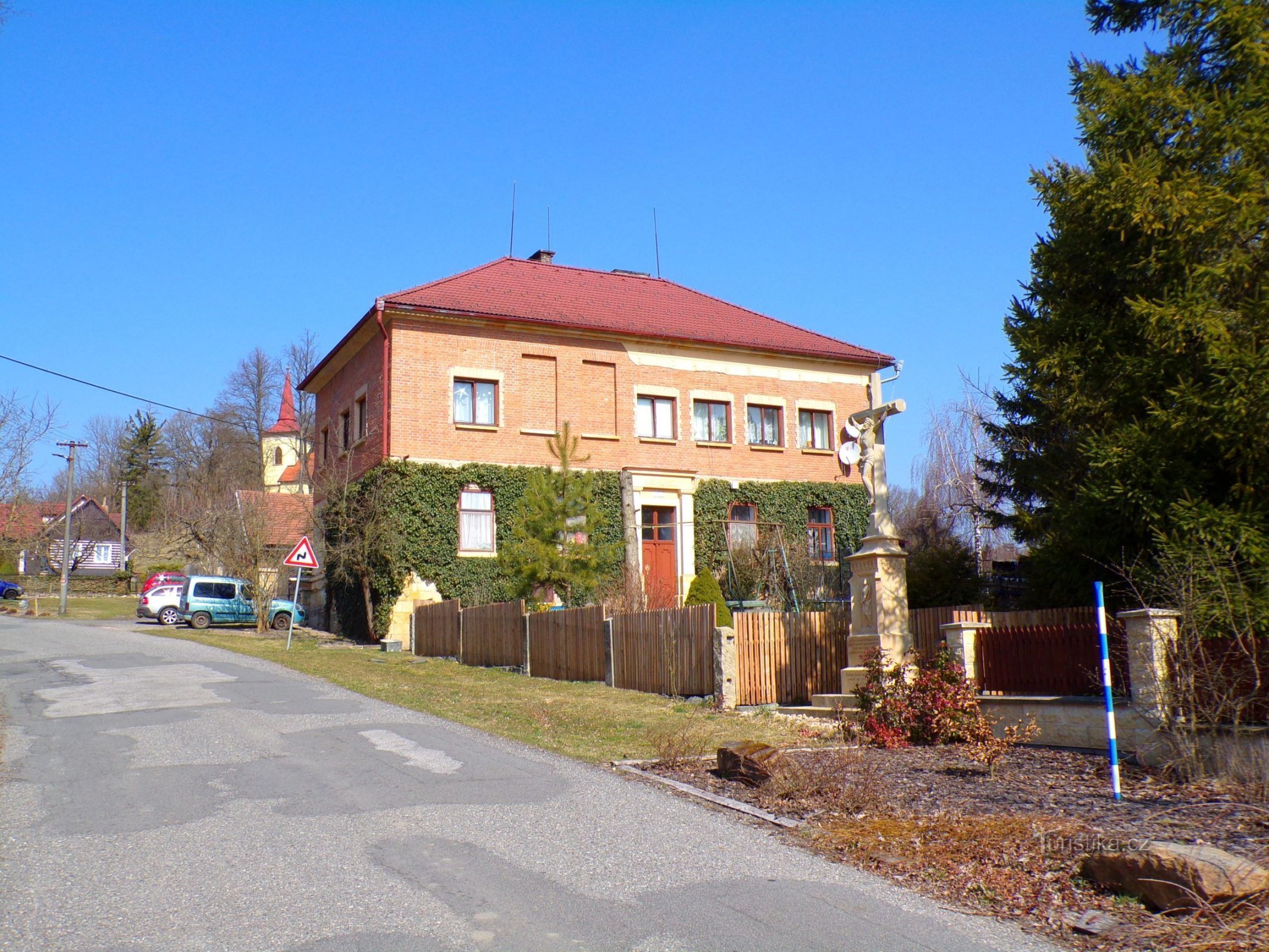 Колишня школа (Červená Třemešná, 25.3.2022)