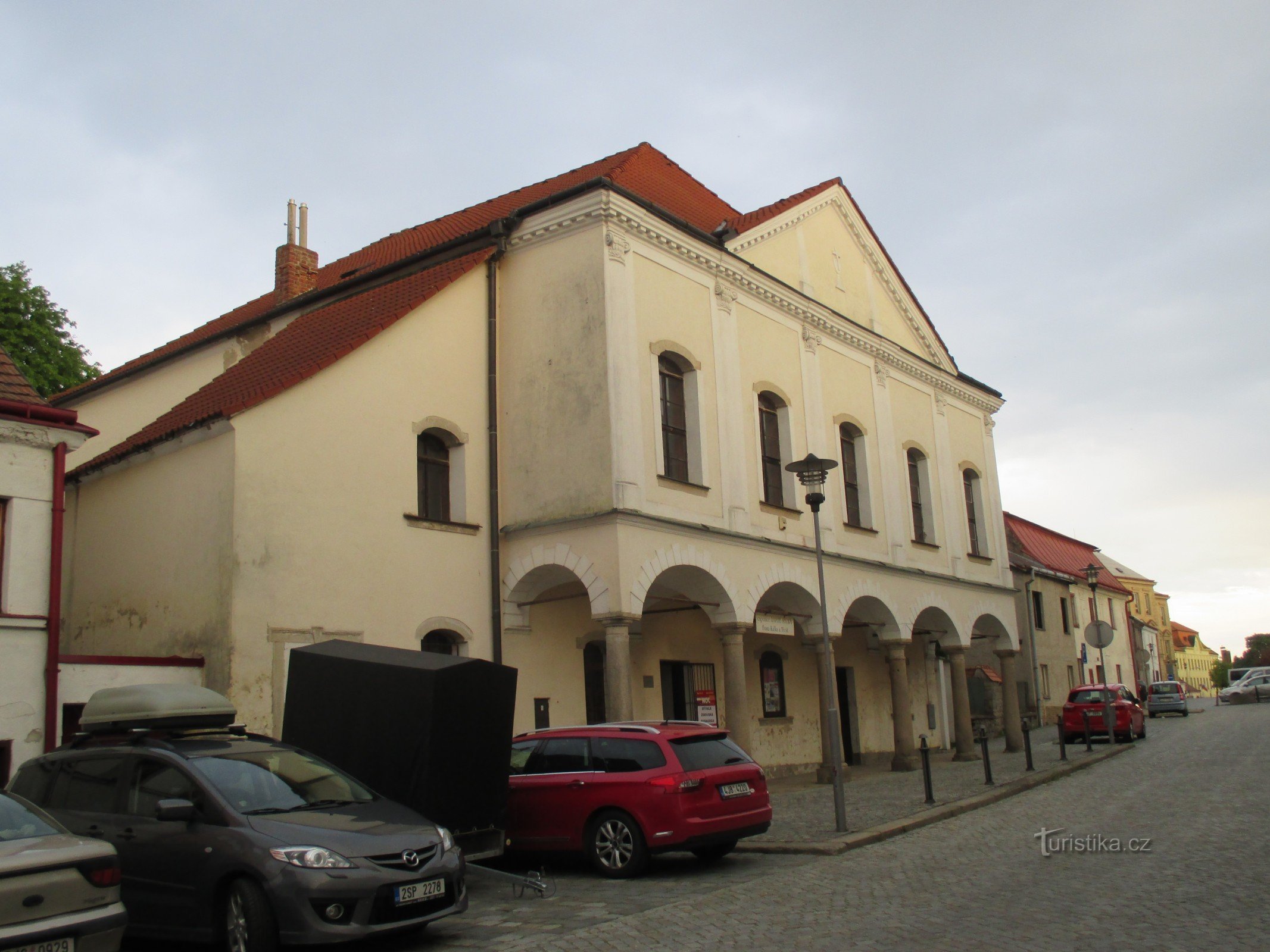 De voormalige synagoge