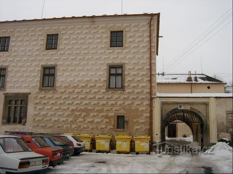 Ex fortezza, ora castello: la fortezza gotica è stata conservata nell'odierno castello