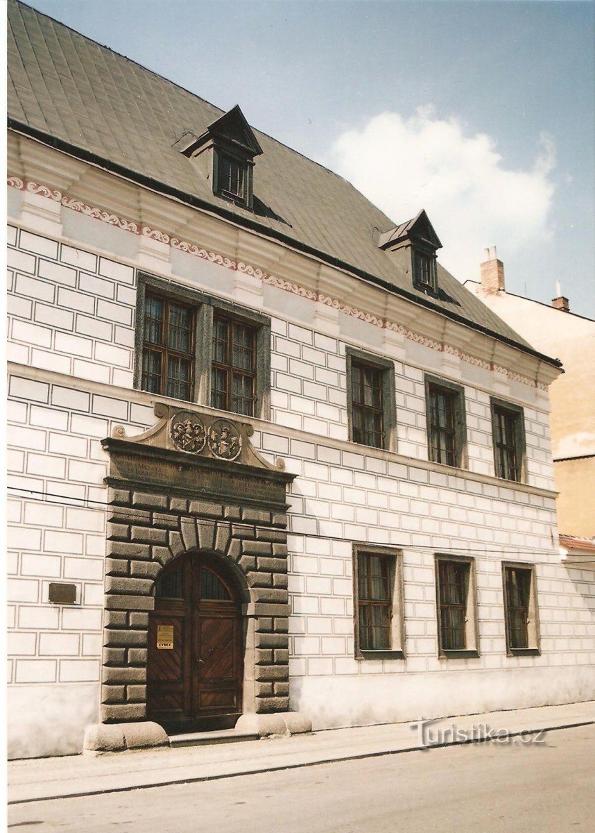 bývalé luteránské gymnázium 1999