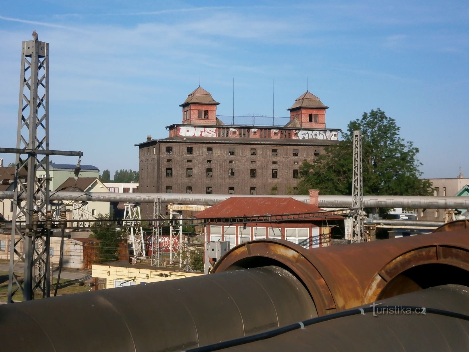 Nekdanji žitni silos (Hradec Králové, 25.6.2017. XNUMX. XNUMX)