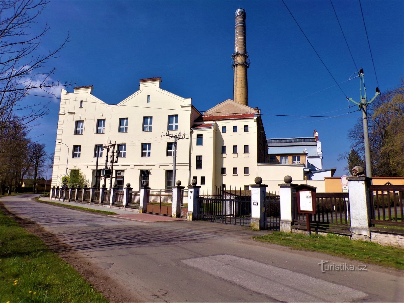 Колишній цукровий завод (Скривани, 30.4.2021)