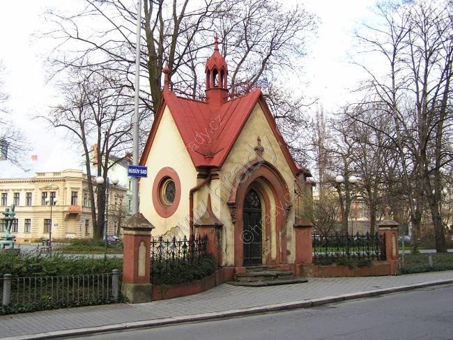 bývalý městský hřbitov s kaplí