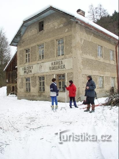 Former mill: Detail of the building of the former mill, which due to its inaccessibility