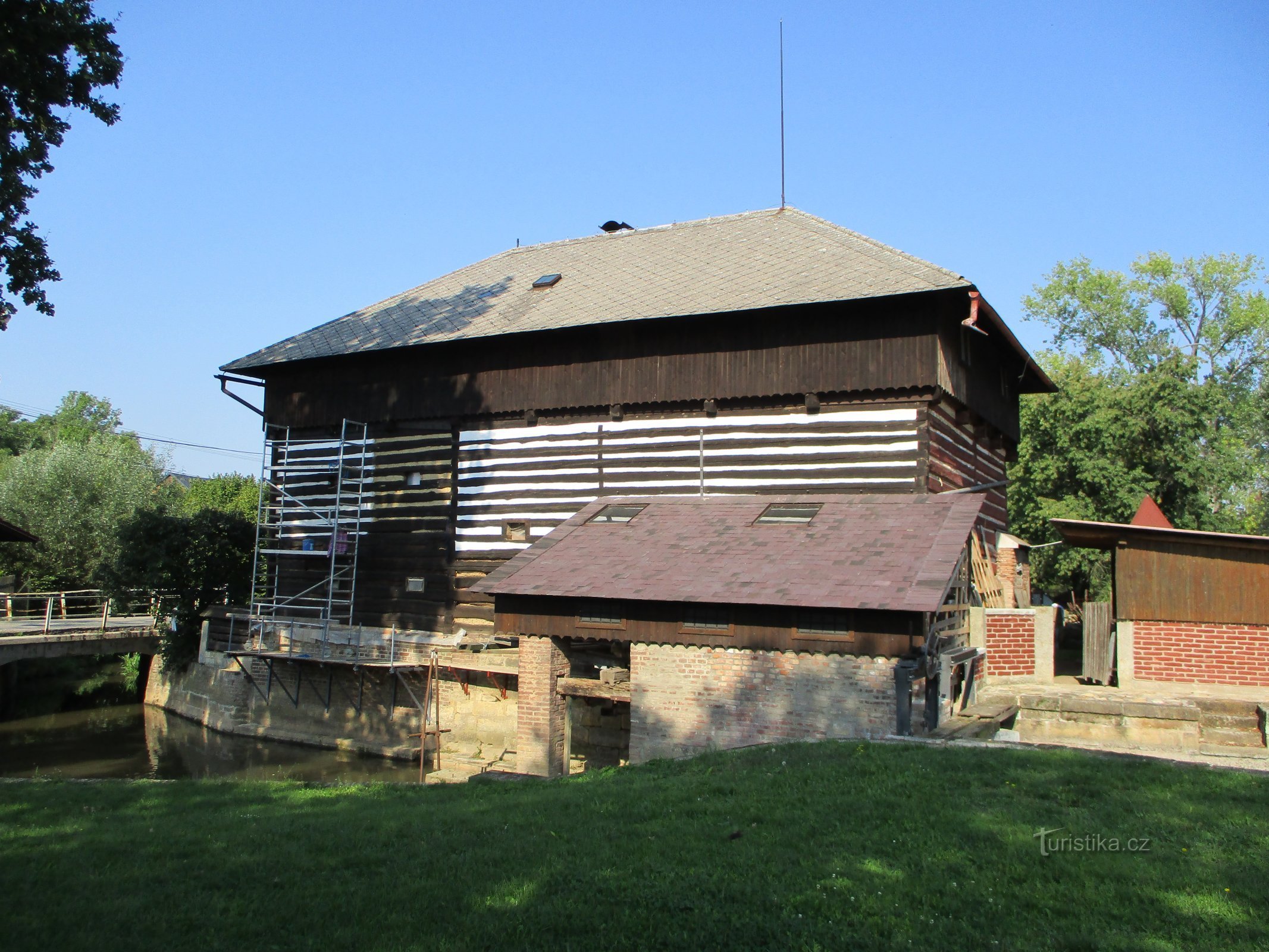 Бывшая мельница (Поповице)