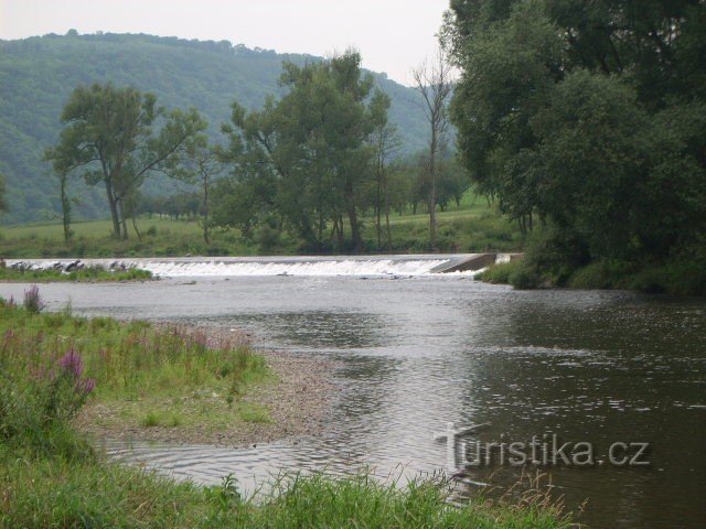 camp Branov ..... le camping est bon ici au bord de la rivière