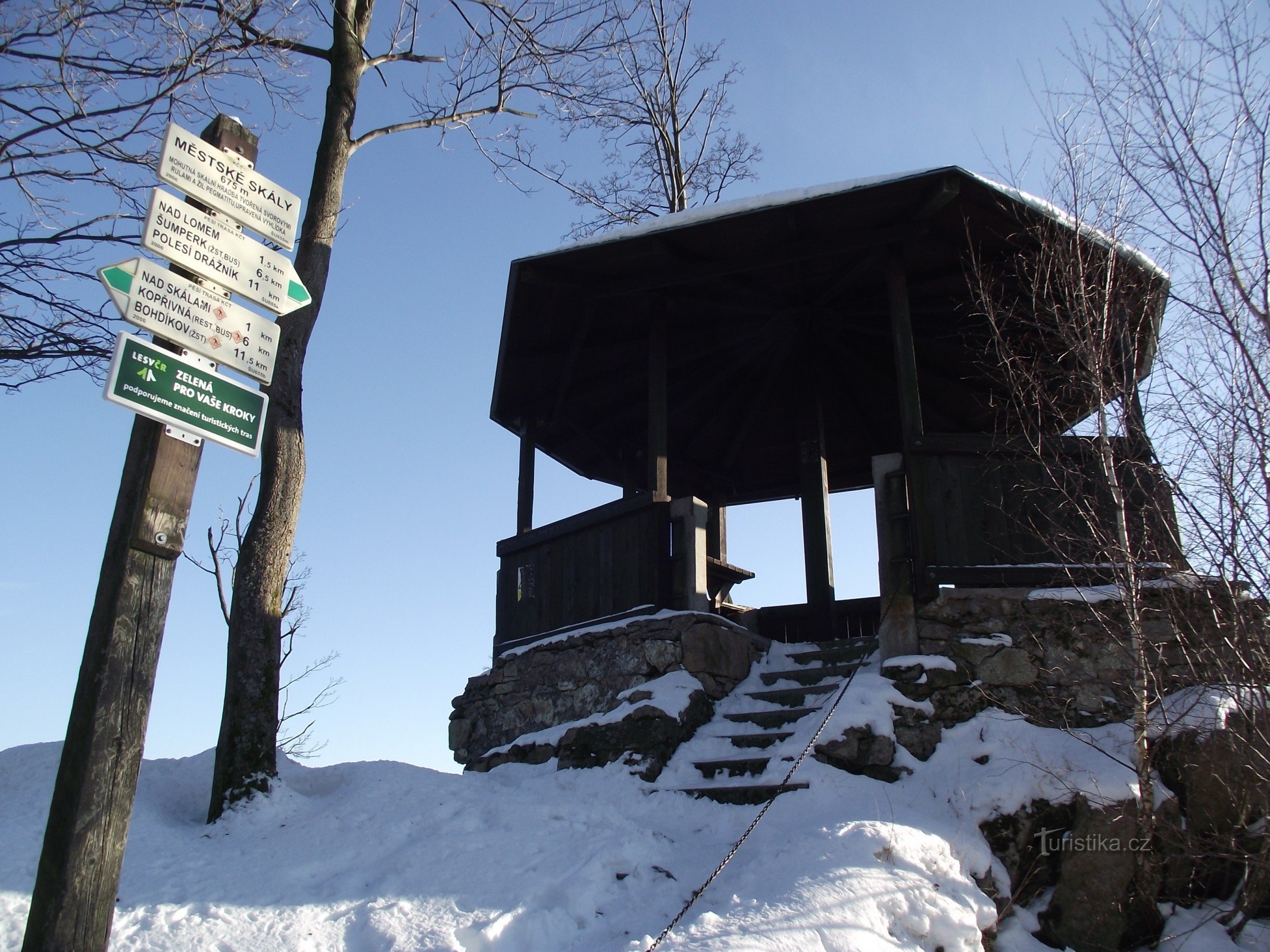 Gennem bedstefar Frosts magiske skov til Městské skály