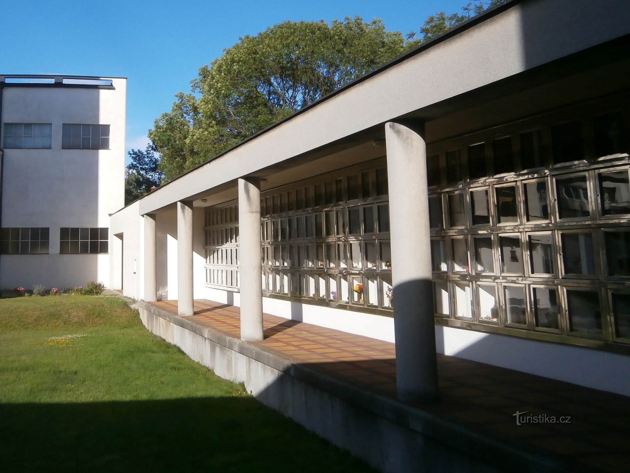 Une partie du columbarium de la Congrégation du Prêtre Ambroise (Hradec Králové, 30.6.2017/XNUMX/XNUMX)