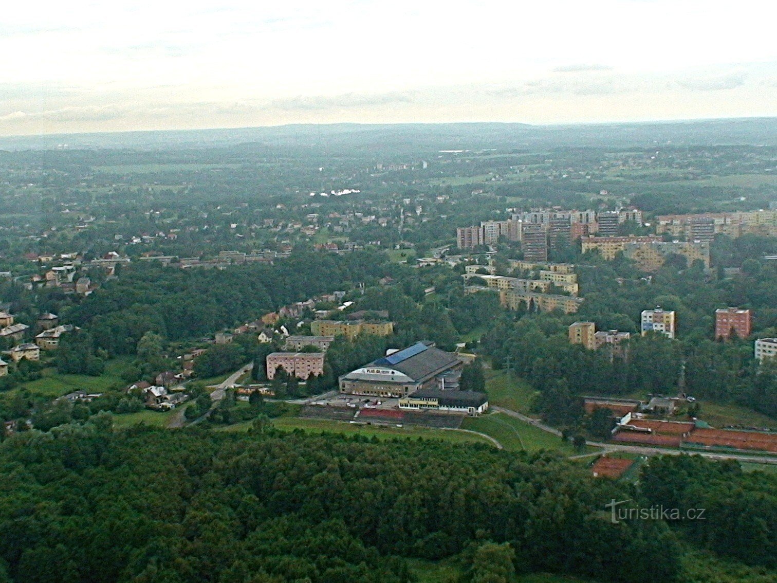 Teil des Waldparks und der Wohnsiedlung aus einem Hubschrauber