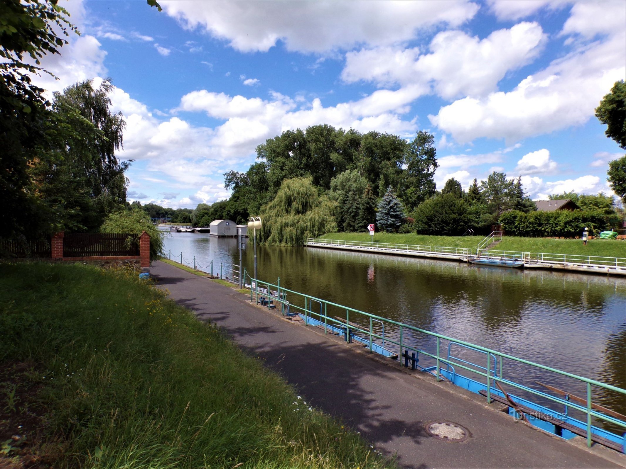 Een deel van de Elbe vaargeul (Roudnice nad Labem, 9.7.2021/XNUMX/XNUMX)