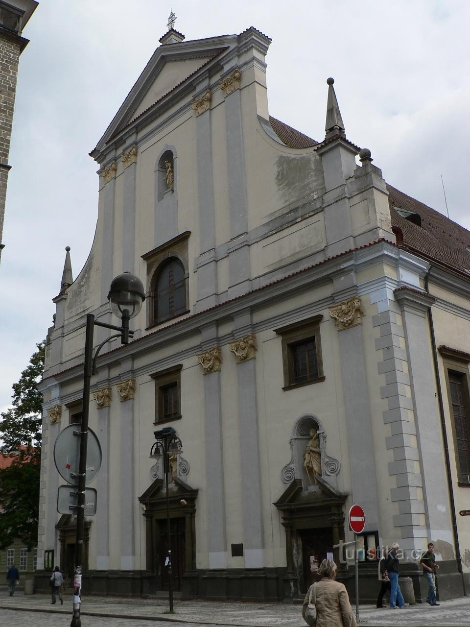 CB, facciata della cattedrale