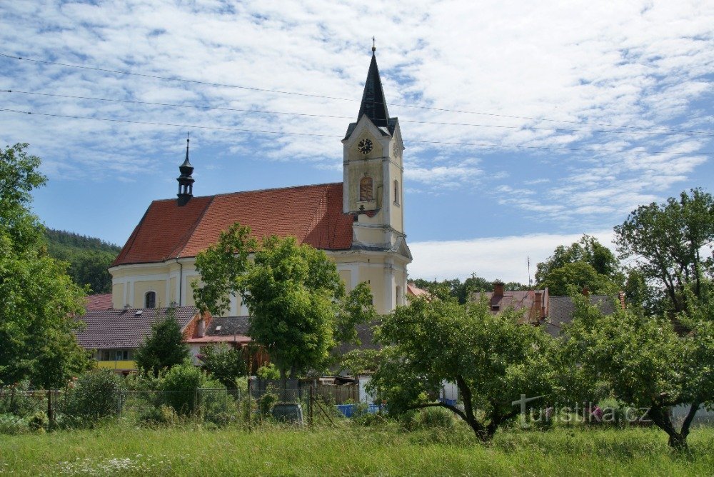 Bohemia bajo Kosíř - iglesia de St. Juan el Bautista