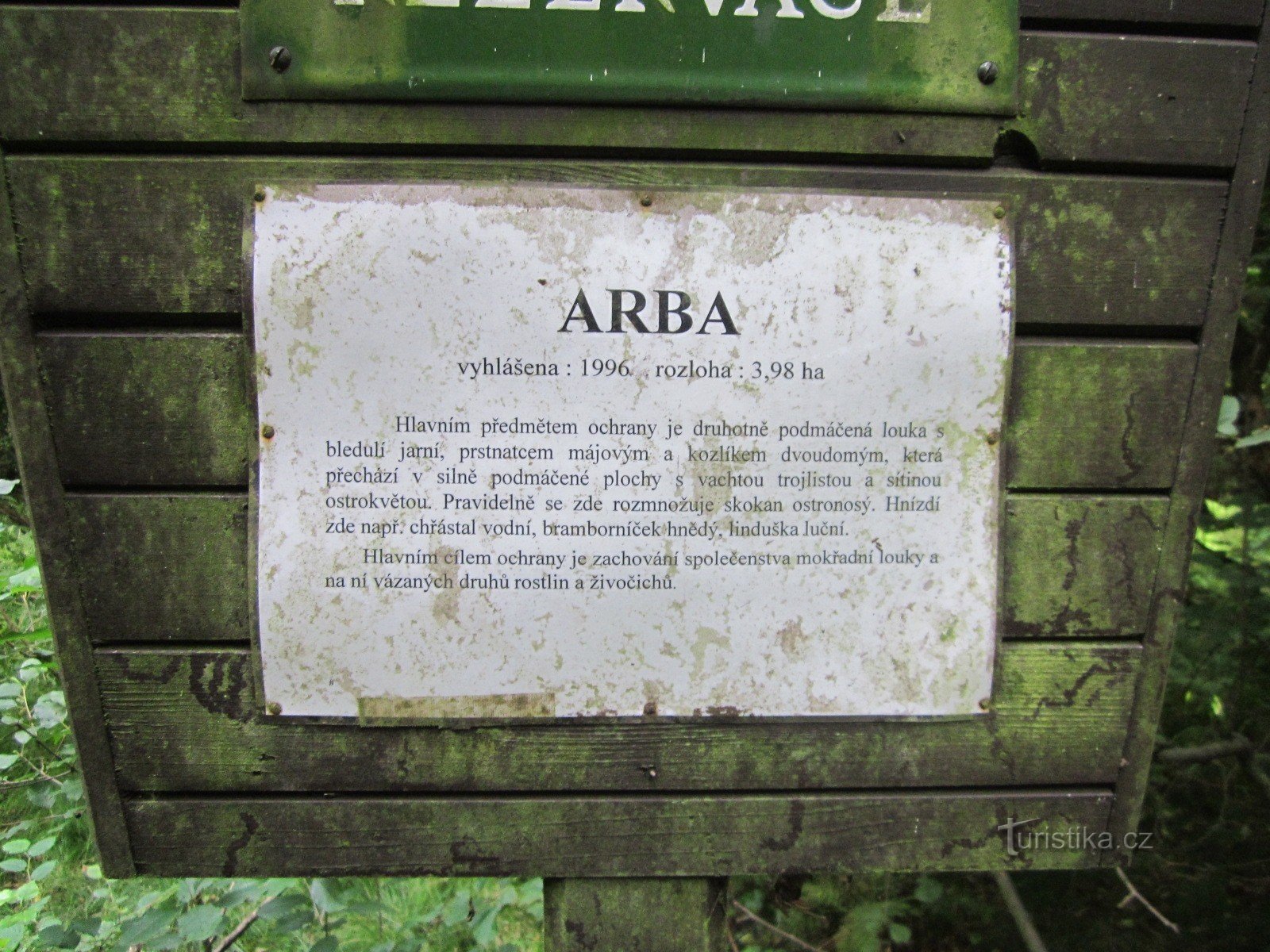 Tabla z informacijami o rezervaciji Arba