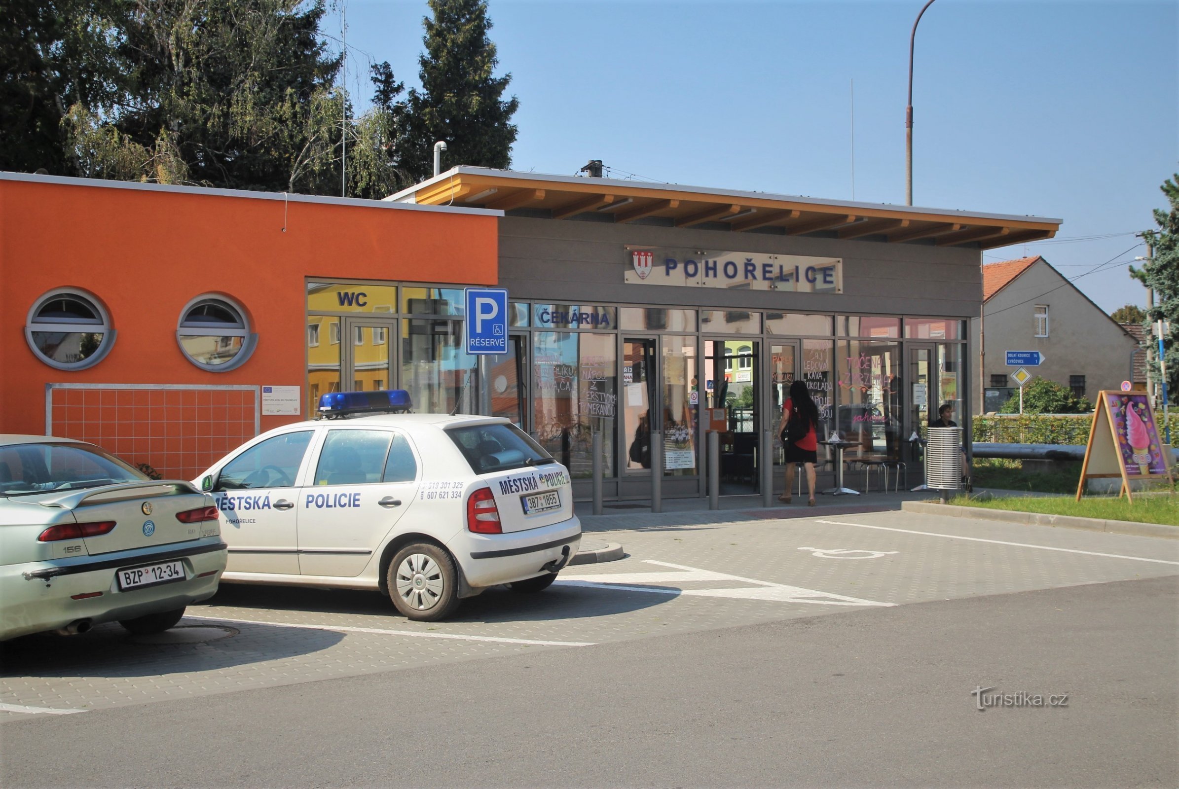 Waiting room and pastry shop