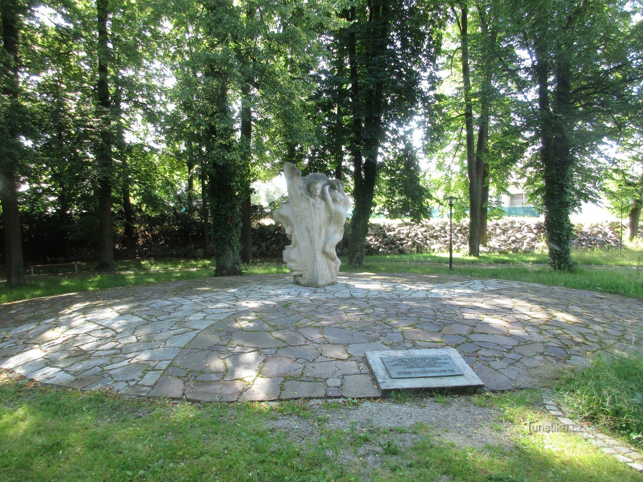 celkový pohled na památník