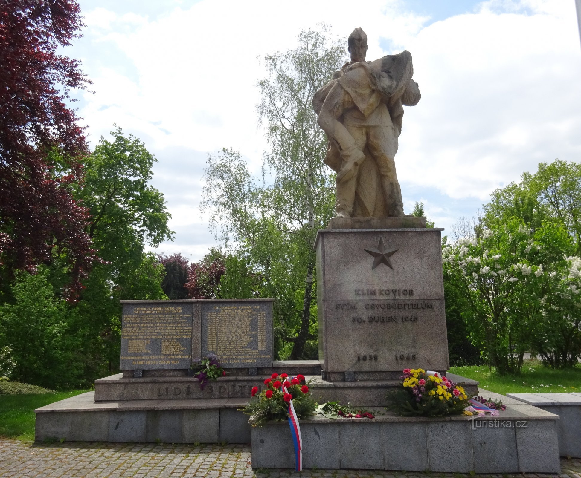 general view of the monument