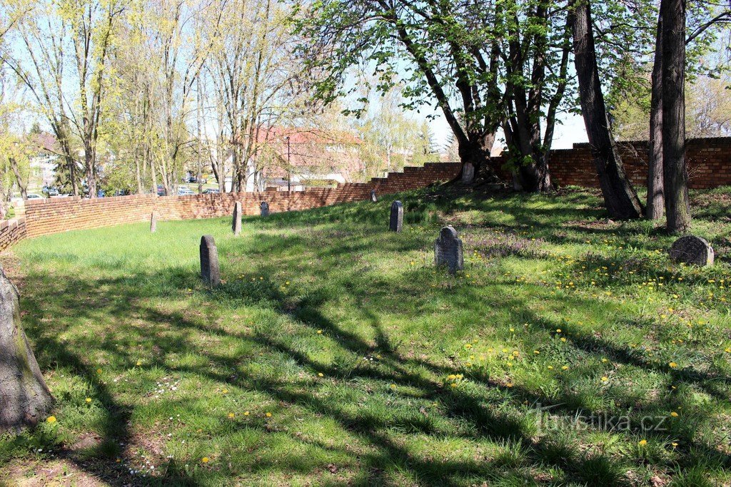 General view of the old cemetery