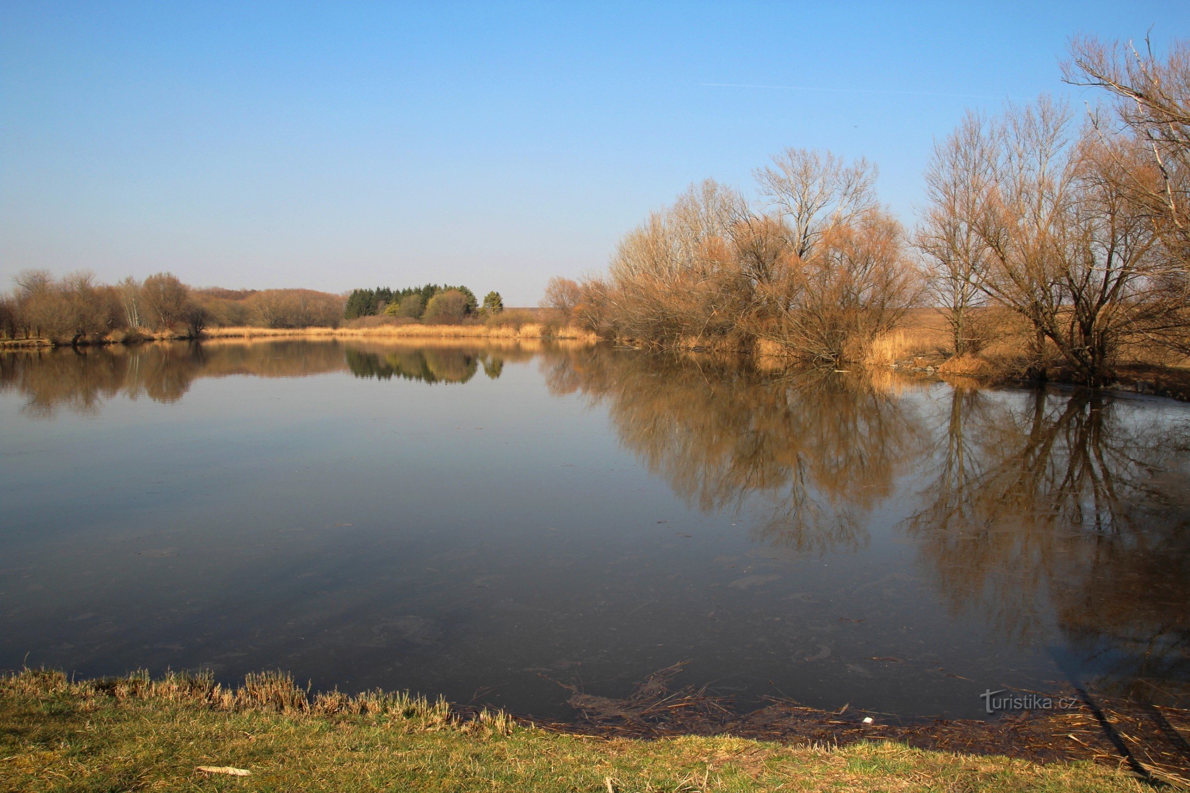 Algemeen zicht op het watergebied vanaf de dam