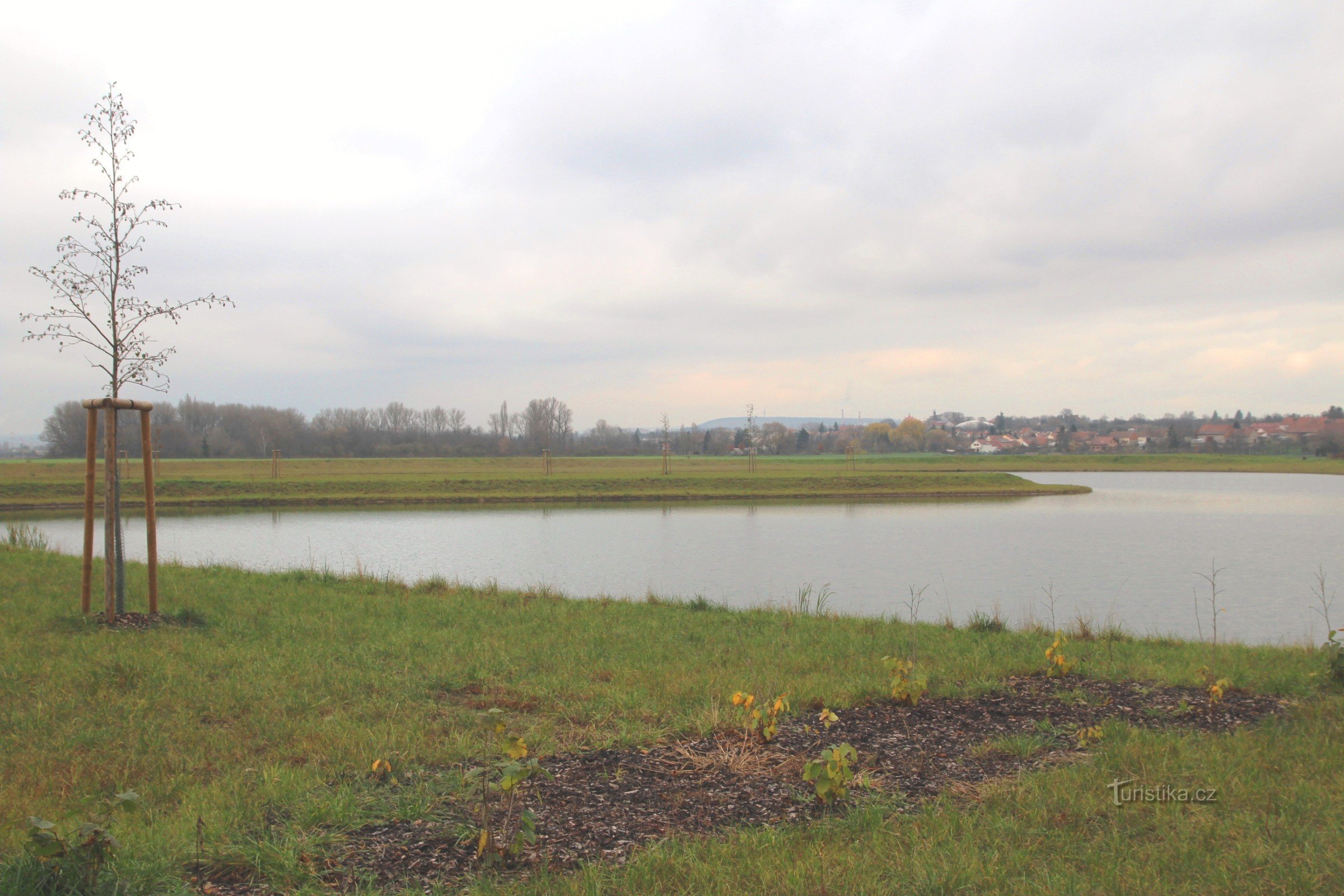 General view of the water area with the peninsula