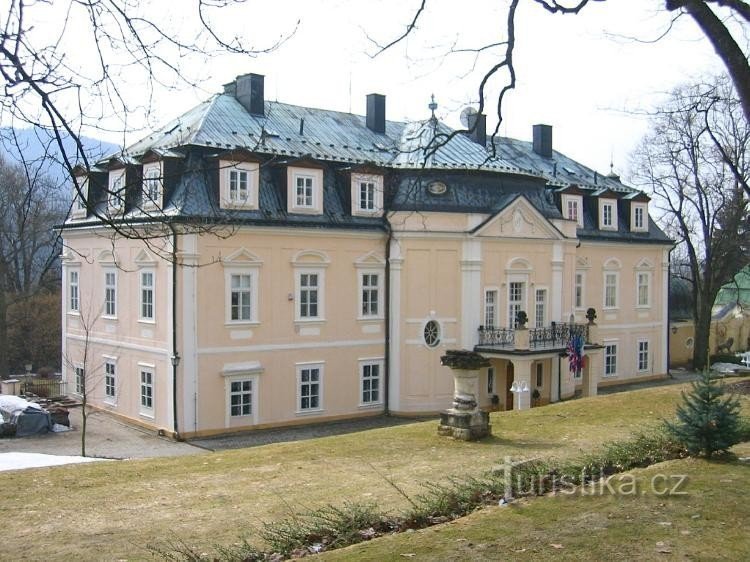 Vue générale du château : Malá Skála