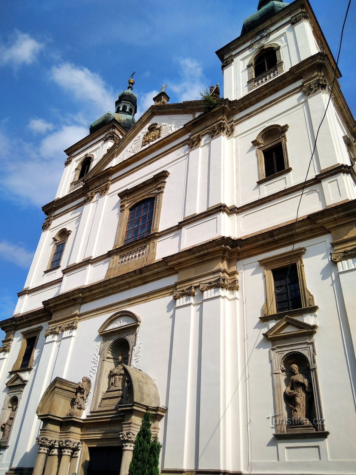 Voorkant van de basiliek