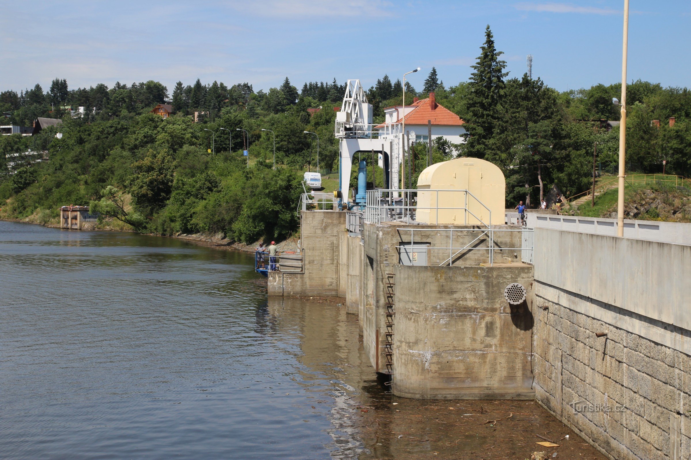 Fața de baraj