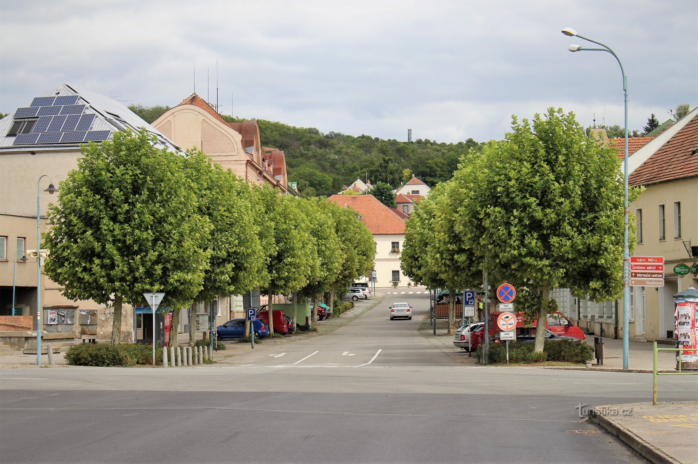 Židlochovicen keskusta on Náměstí Míru, observatorio hallitsee horisonttia