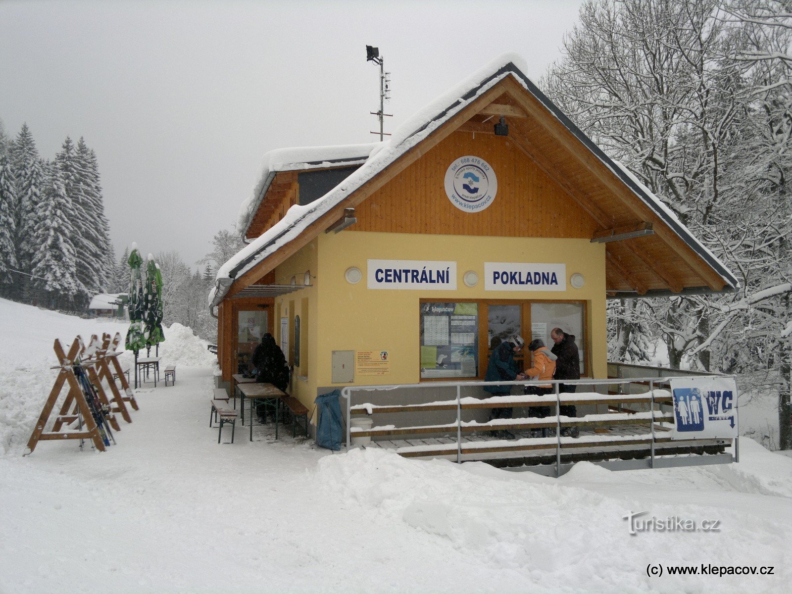 Zentrales Gebäude