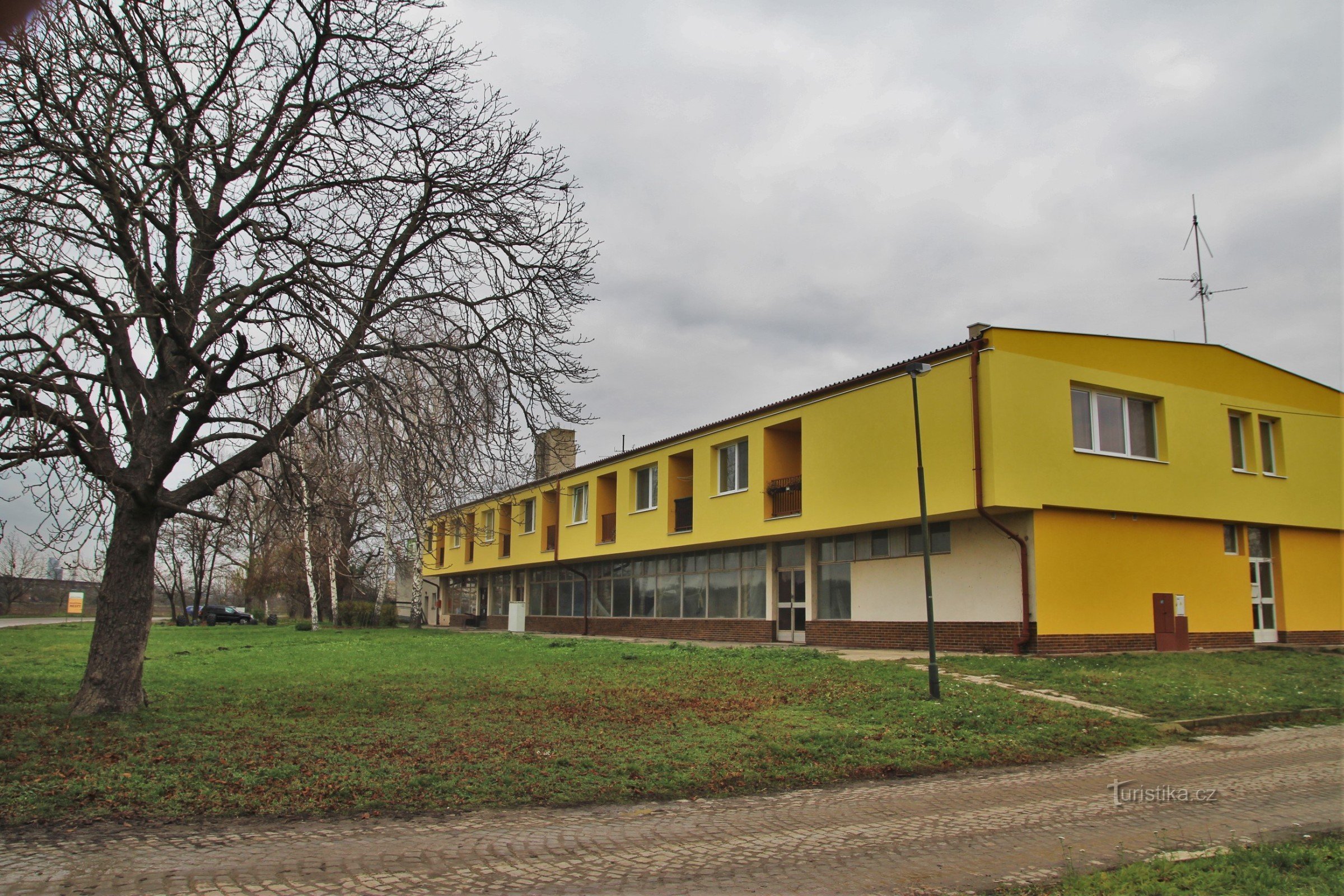 Centrum Nesytu v okolí autobusové zastávky