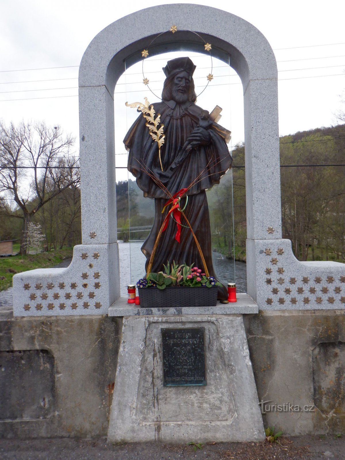 O șapcă sau o beretă, dar în orice caz este o unică unică, cea mai mare din lume