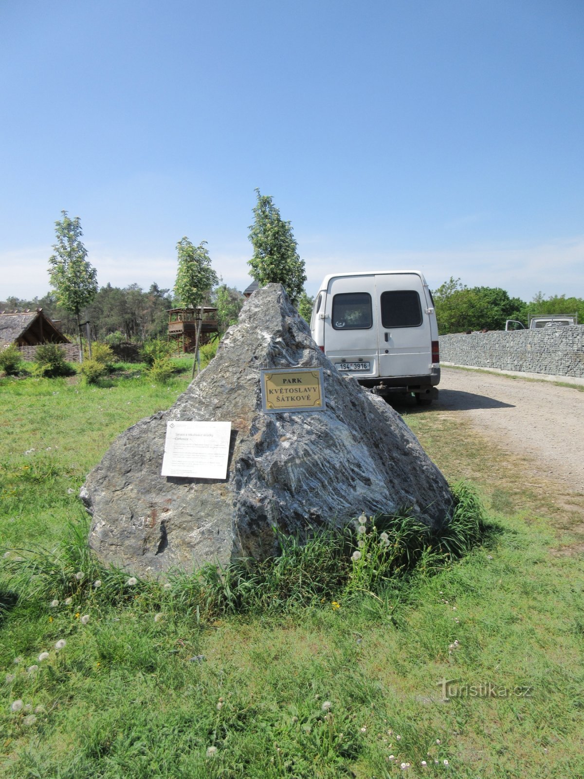 Cerhenice – történelem, tanösvény és kilátó