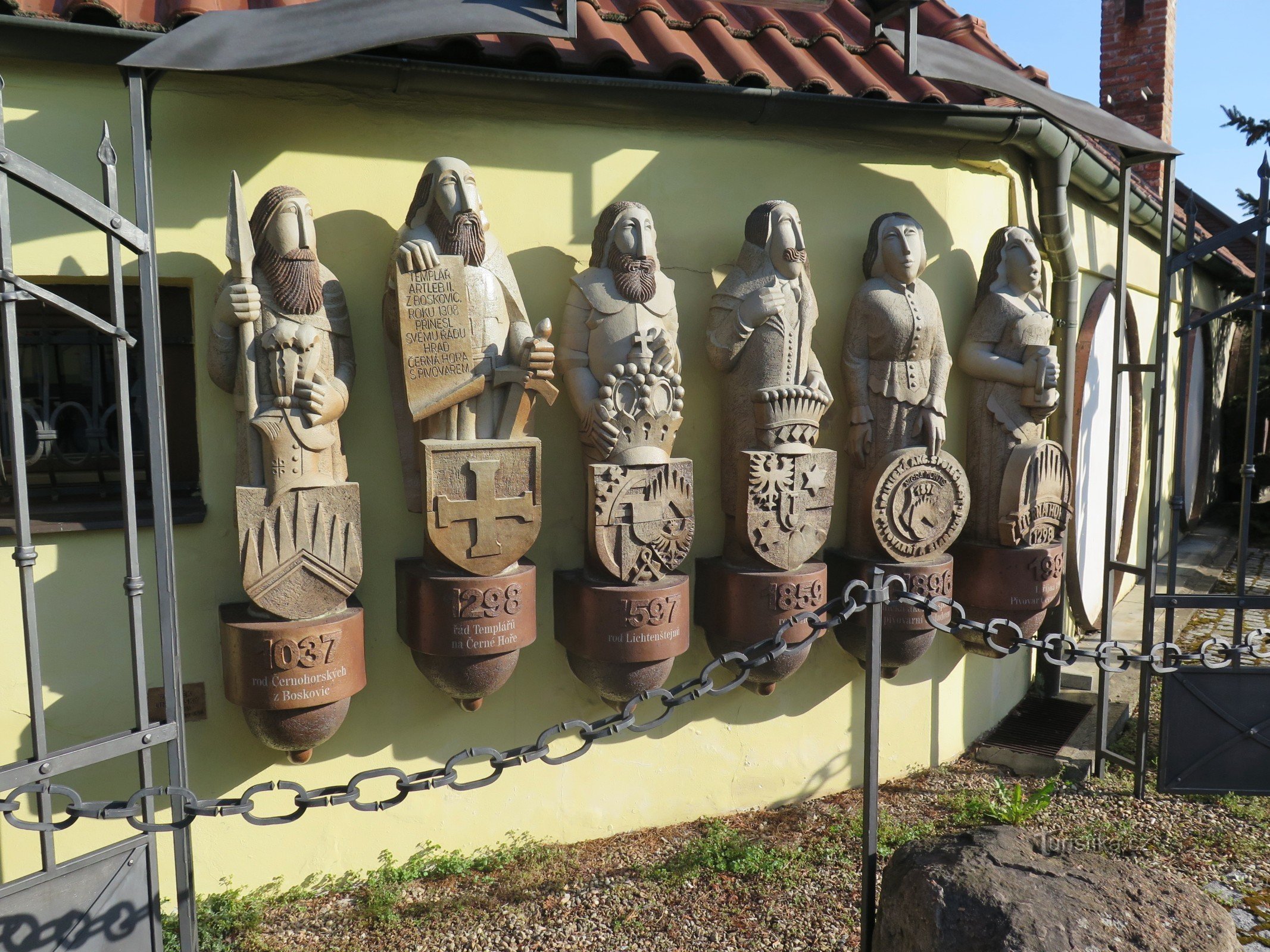 Černá Hora - Sehenswürdigkeiten der Bierbrauerei oder eine Galerie in der Brauerei