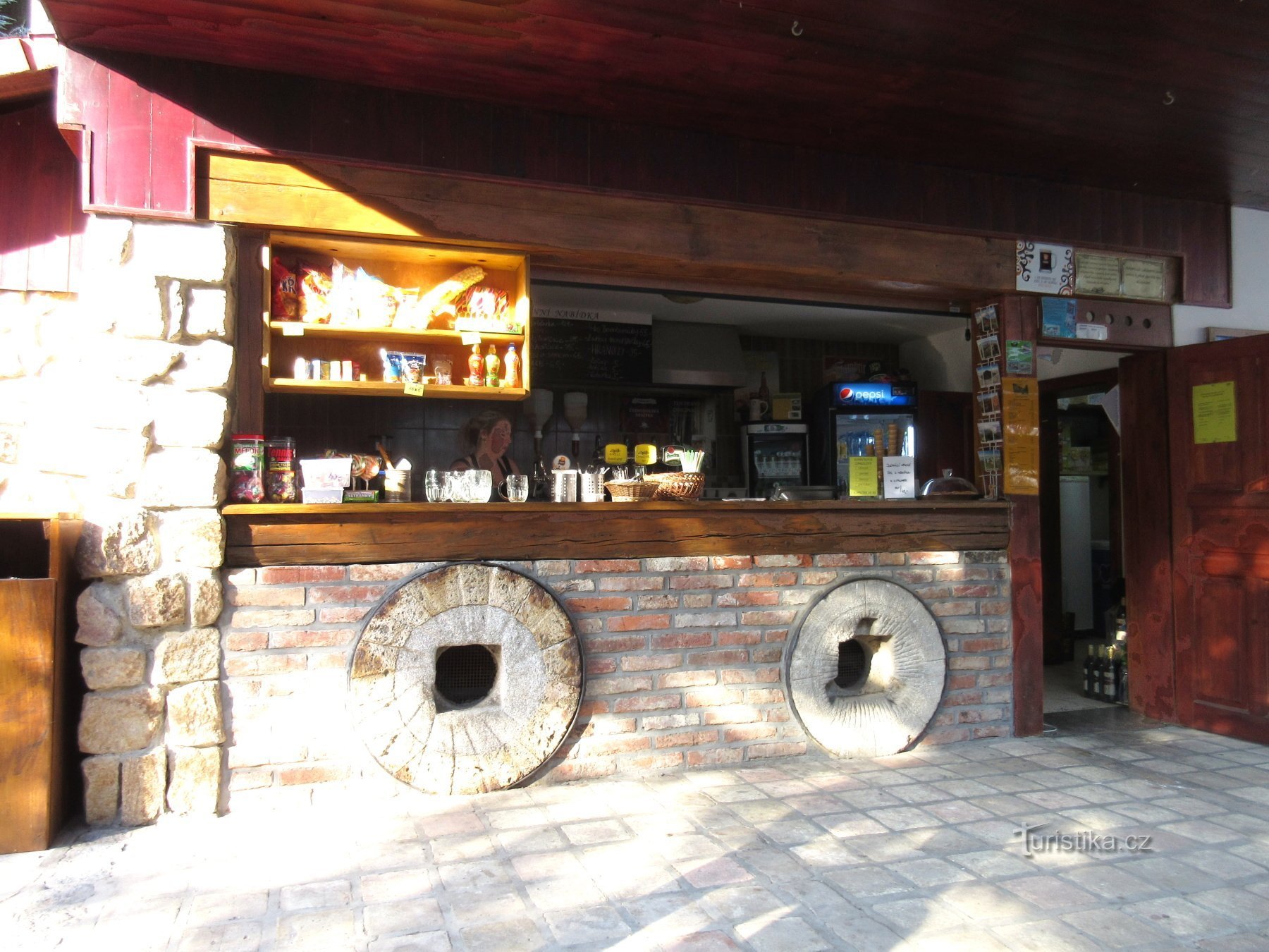 Černodolský mlýn - bar extérieur