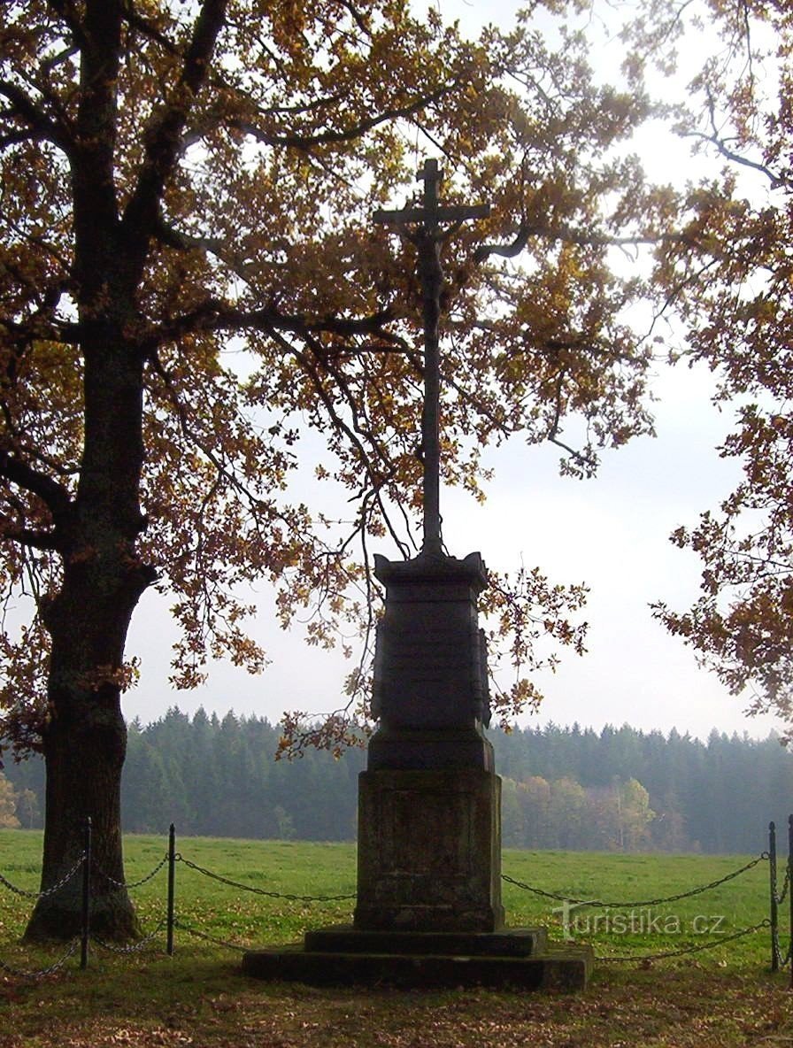 Schwarzes Kreuz zwischen Domašov nad Bystřicí und Nova Véská aus dem Jahre 1858 auf einem gemeinsamen Grab
