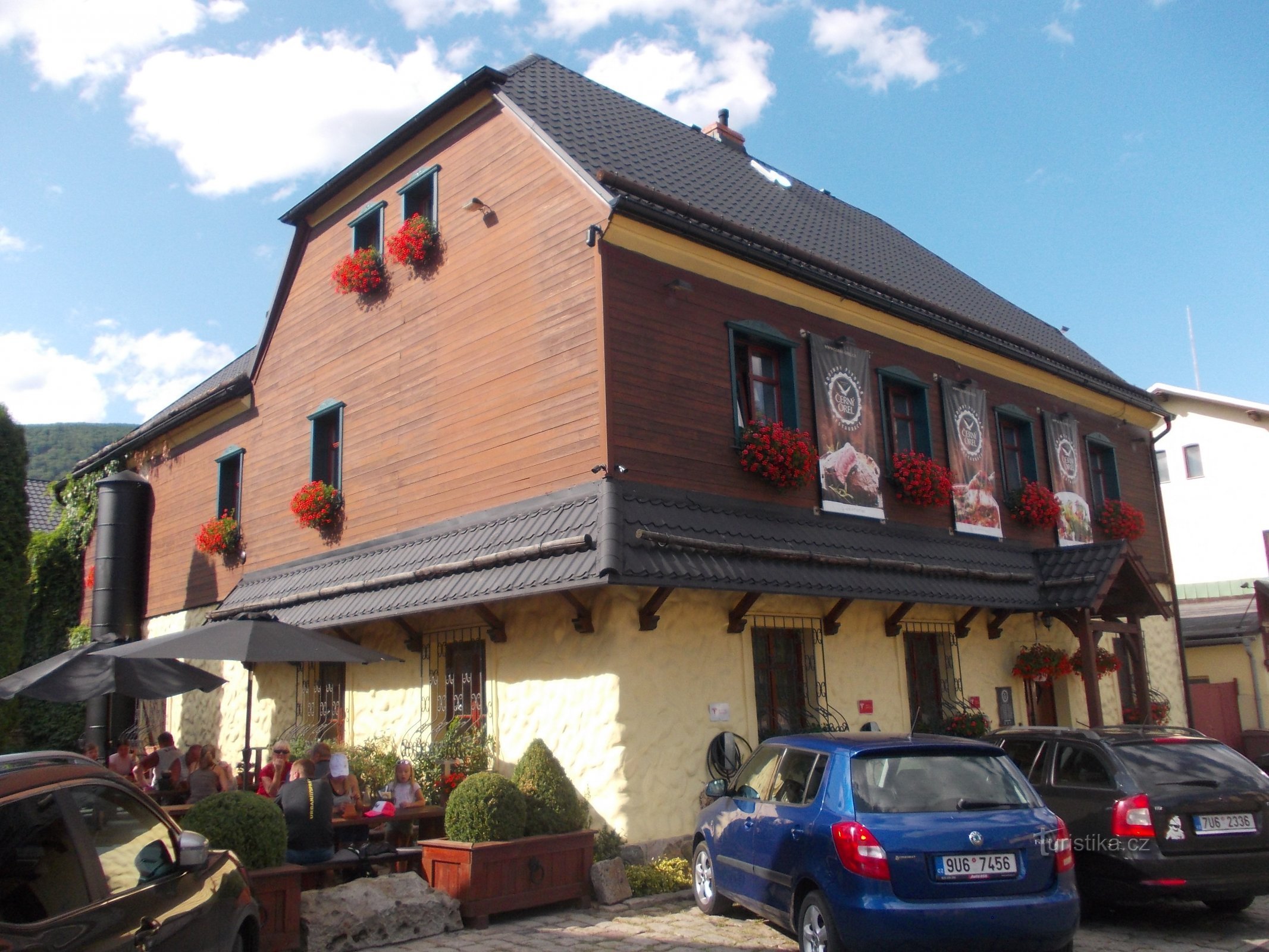 Microberărie Black Eagle, restaurant