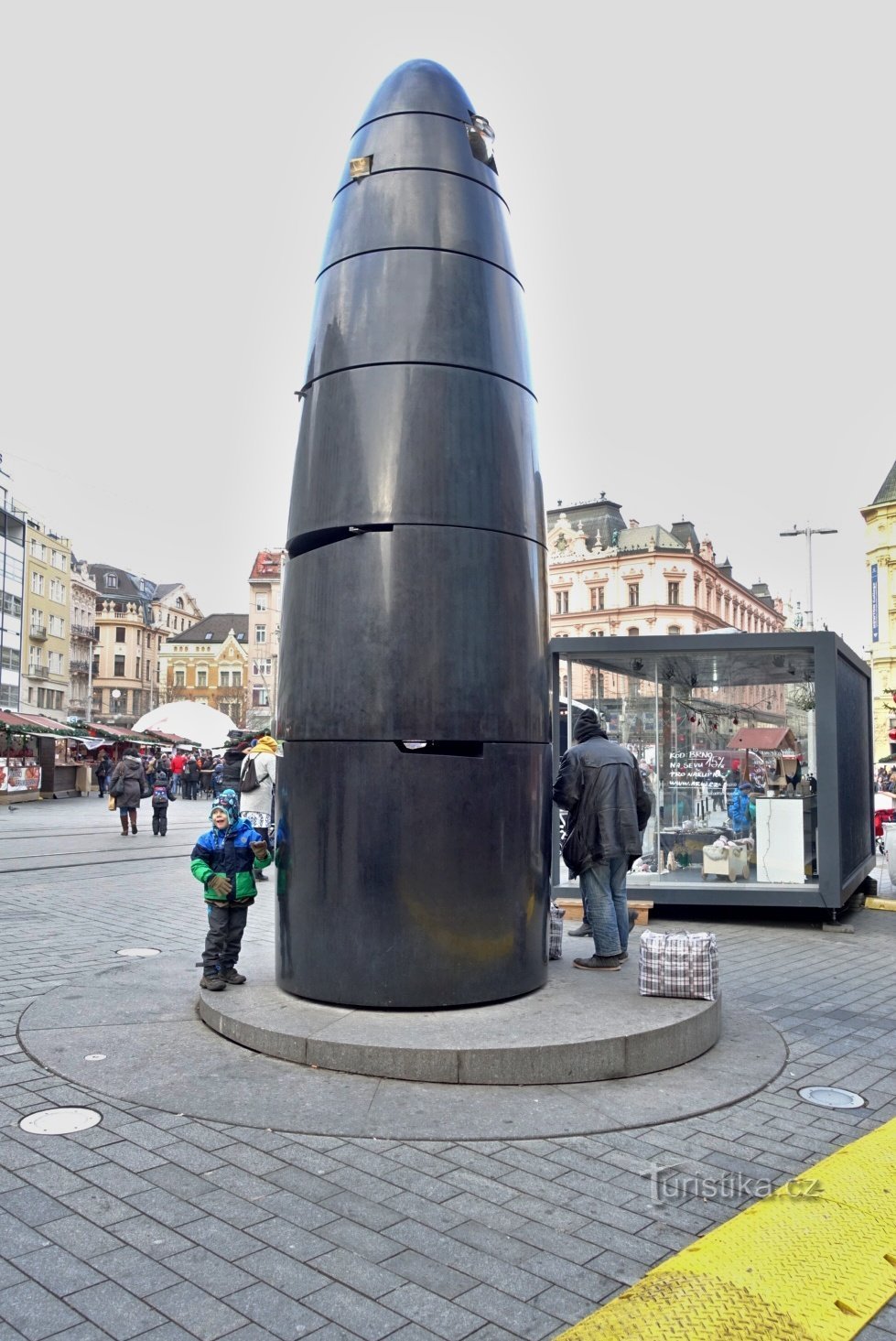 Pene nero in Piazza della Libertà