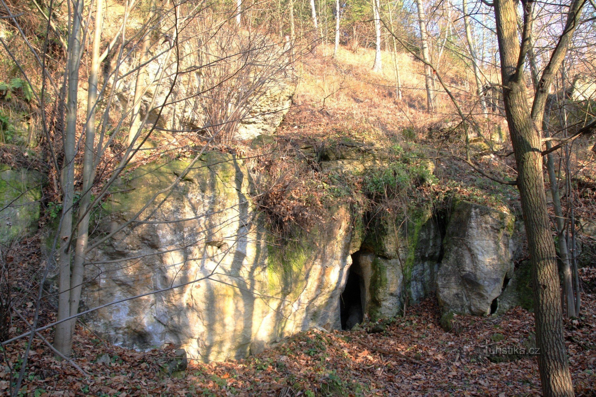 Agujeros del diablo cerca de Běla nad Svitavou