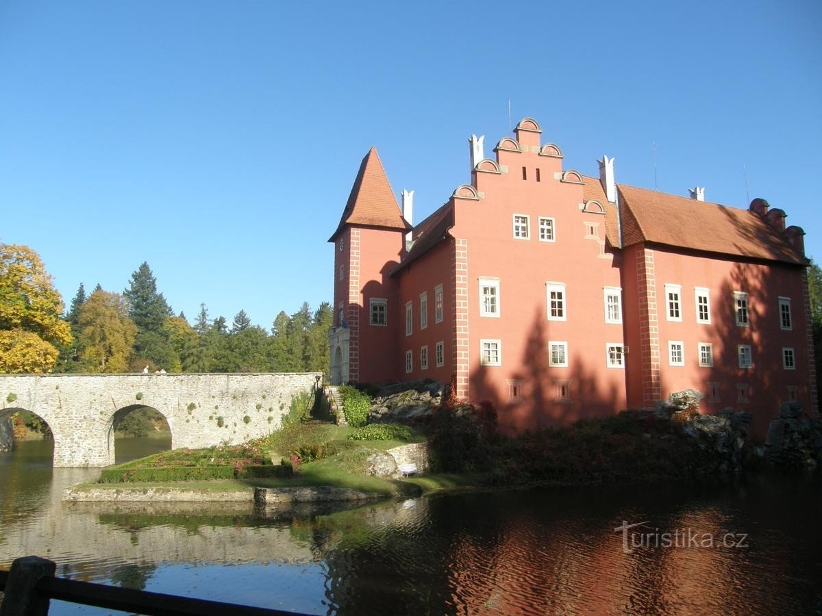 Красная Лхота медленно засыпает