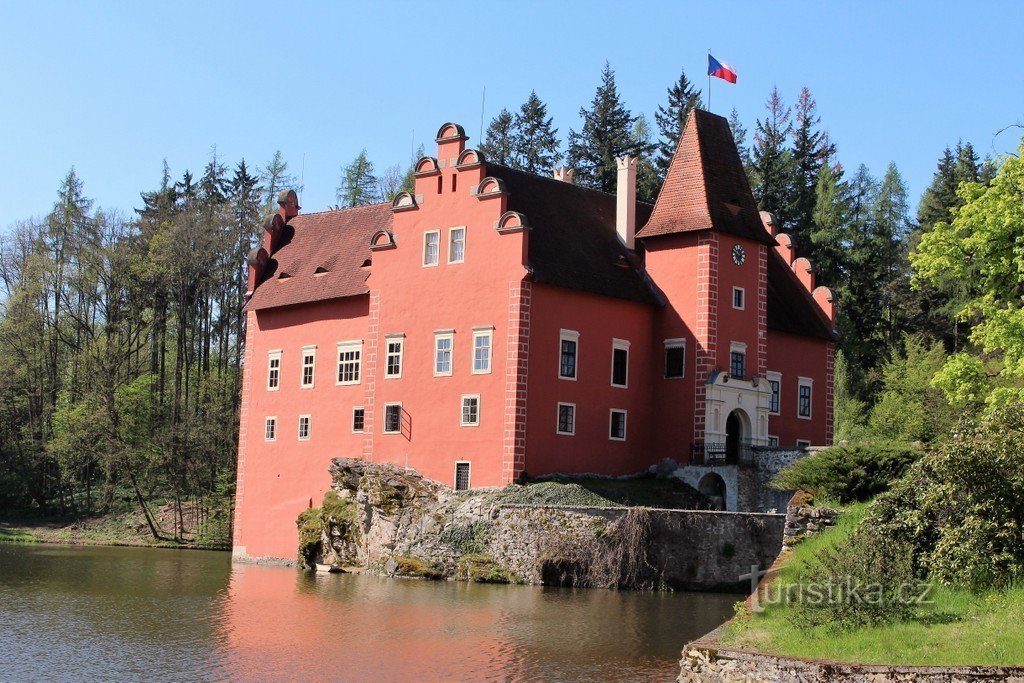 Červená Lhota, castel din NE