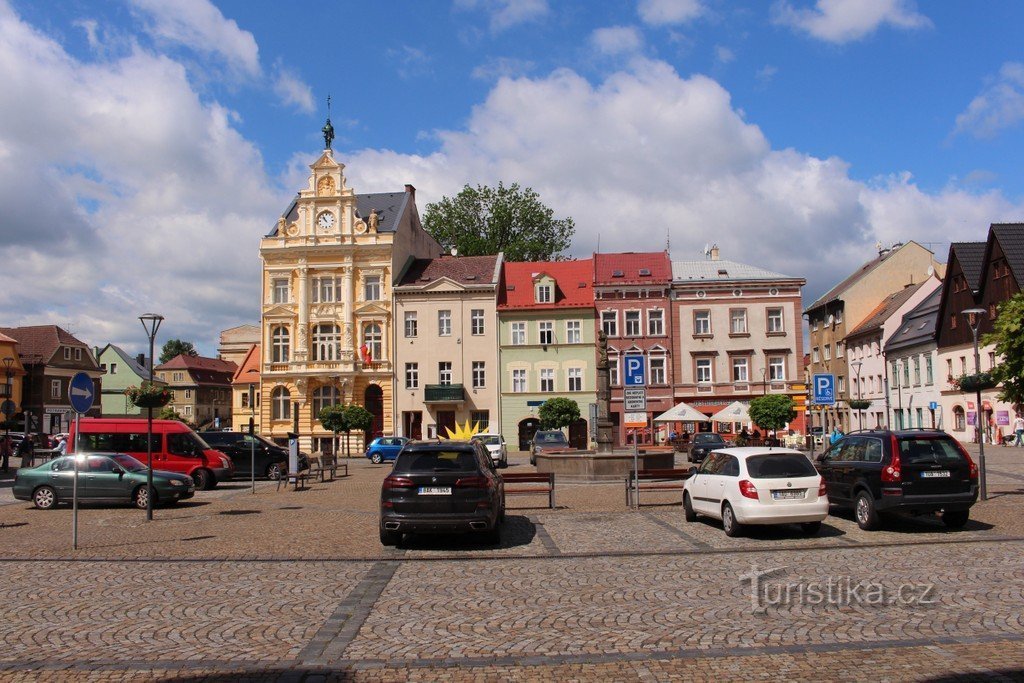 Česká Kamenice, Piazza della Pace