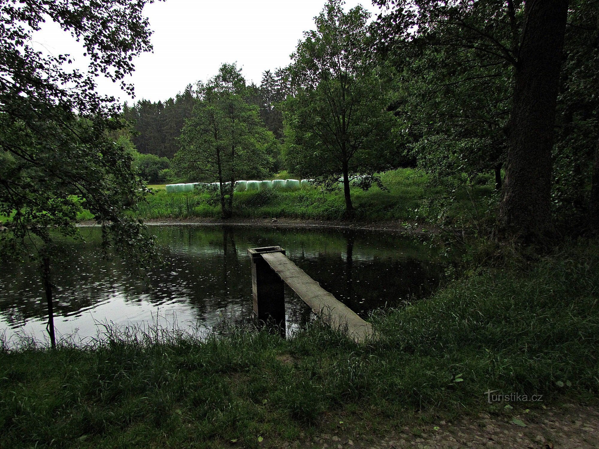 Tjeckiska Kanada - busshållplats vid Peníkovská pila