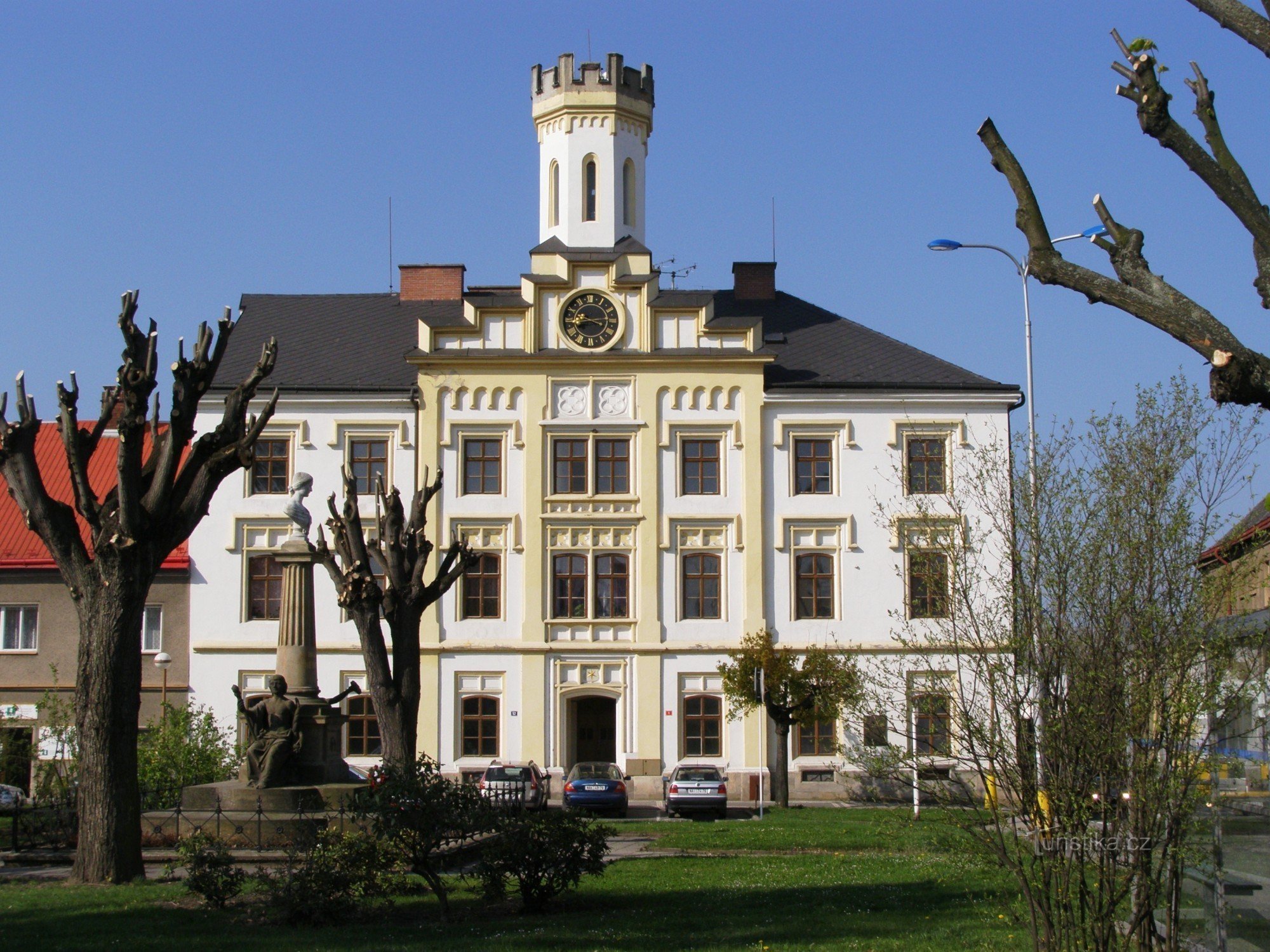 Česká Skalice - Husovo nám. - kaupungintalo