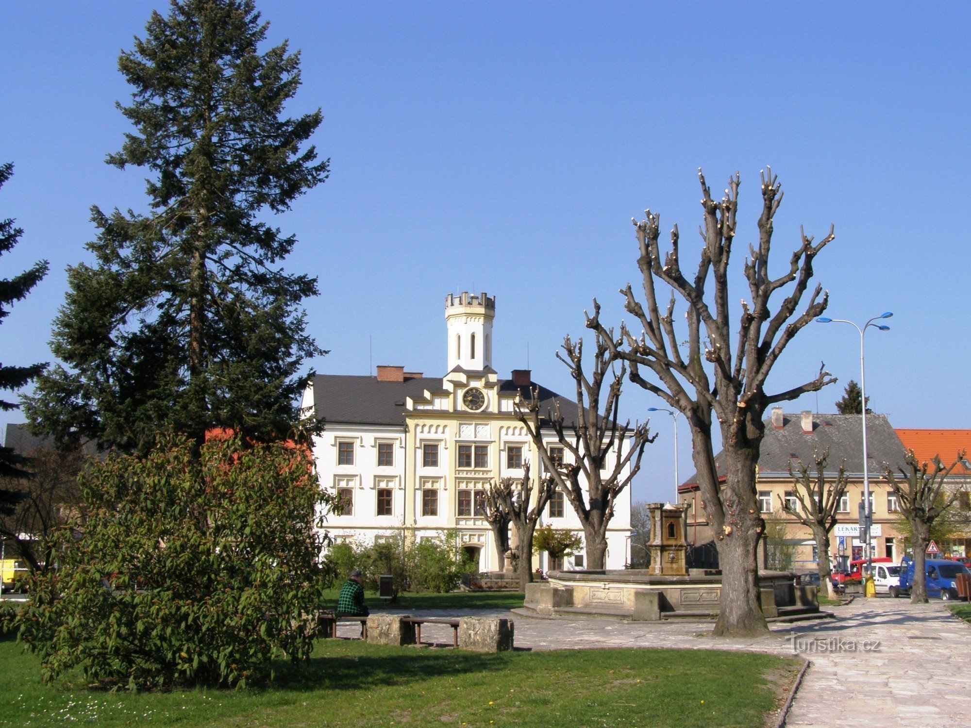 Česká Skalice - Husovo nám. - town hall
