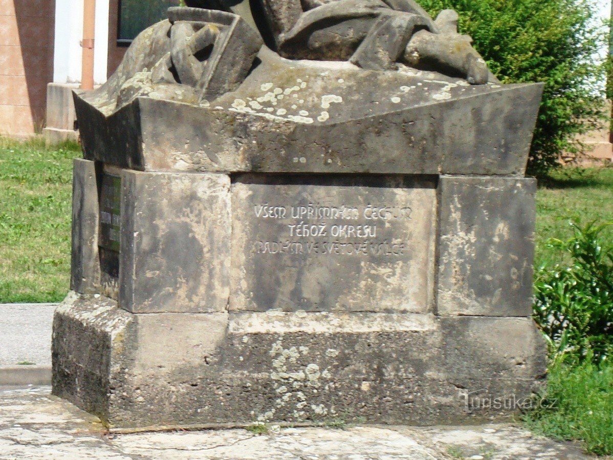 Česká Skalice-class TGMasaryka-monument to those who died in World War I-detail-Photo: Ulrych Mir.