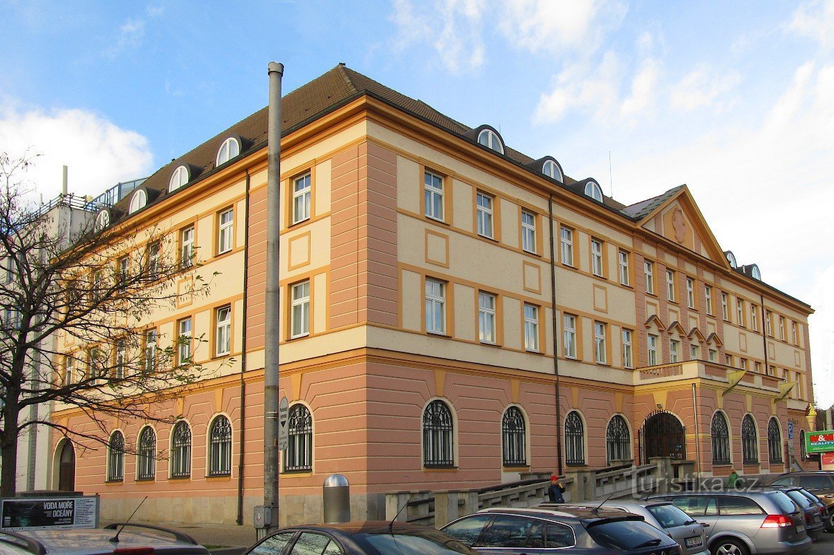 České Budějovice - Bưu điện chính