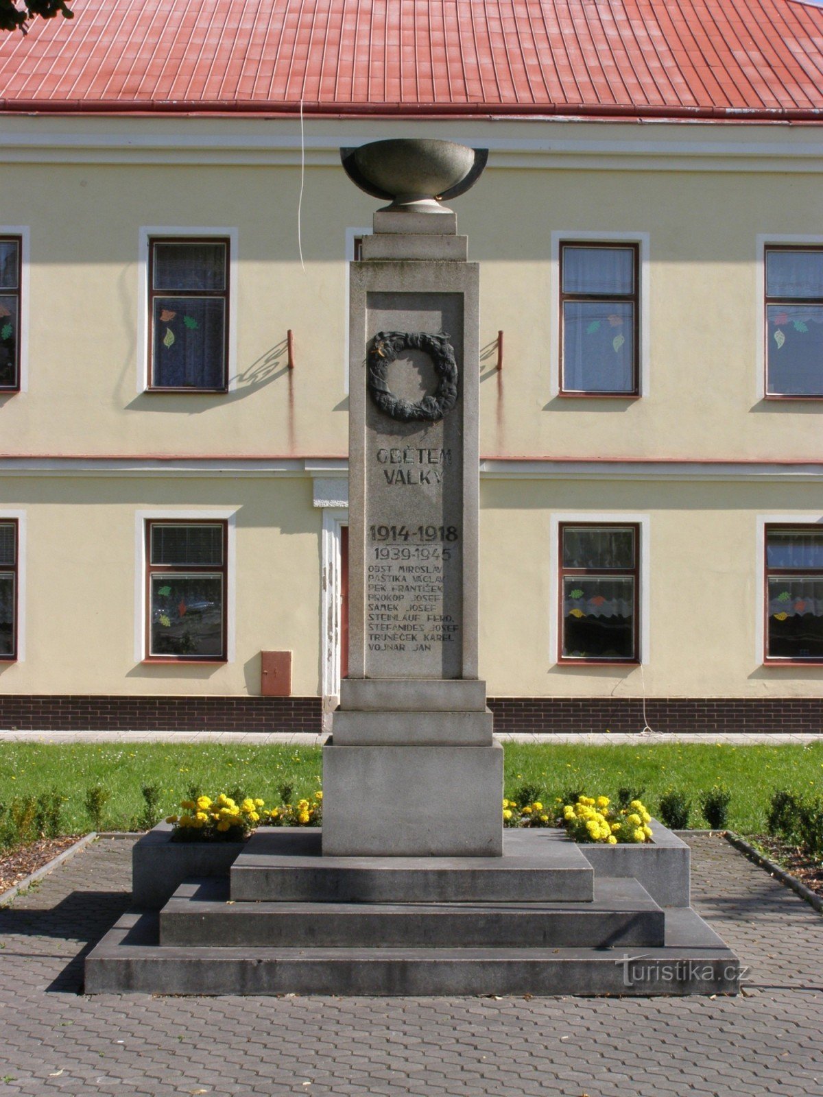 Ческе Мезиржичи - памятник жертвам войны