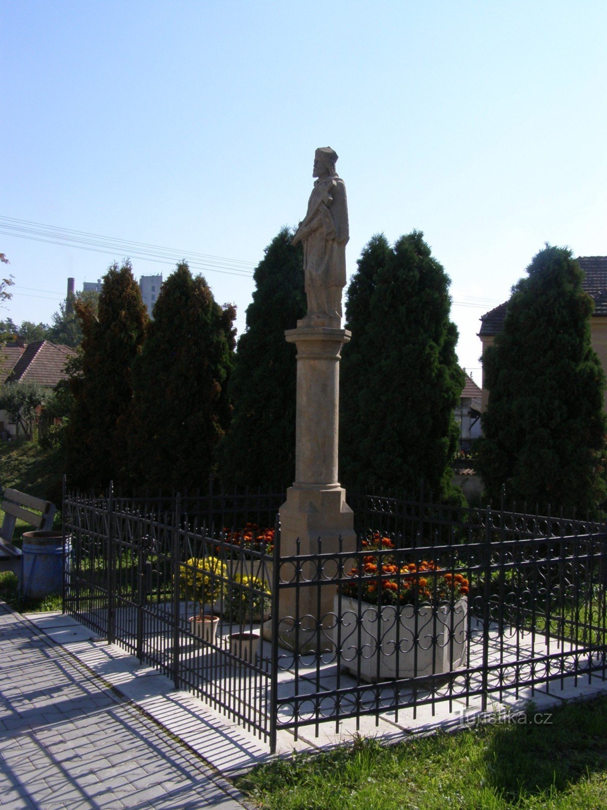 Ческе Мезиржичи - статуя св. Ян Непомуцкий