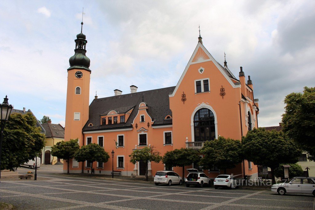 Český Dub, kaupungintalo