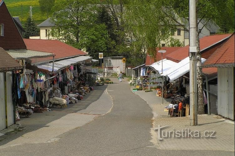 Český Jiřetín: Gasse zum Grenzübergang